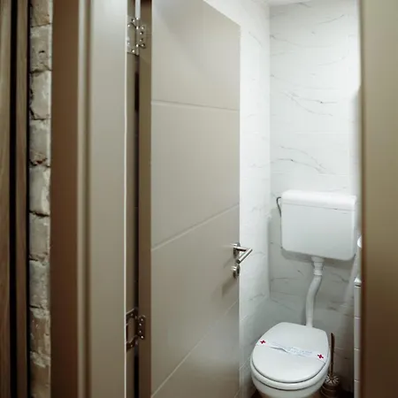 Crowne Stan11550 Sopstveno Parking Mesto