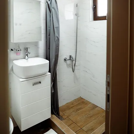 Crowne Stan11550 Sopstveno Parking Mesto Appartamento