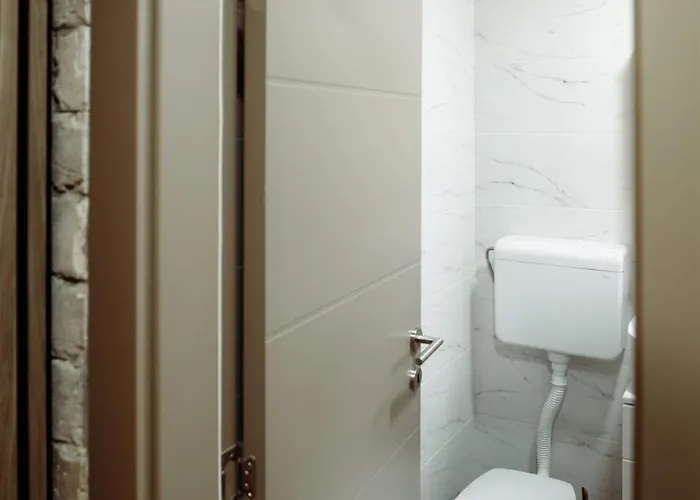 Crowne Stan11550 Sopstveno Parking Mesto